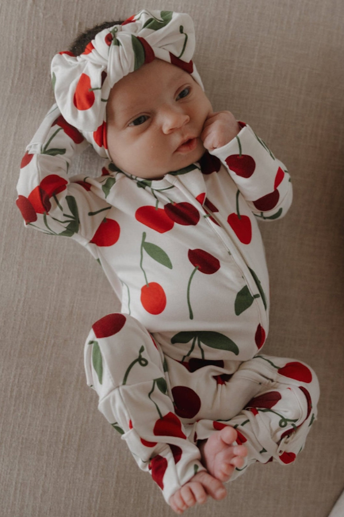 s*i様 Pierrot OnesieJadeite Bohemia 0-6M bamboo zip pajamas - cherry – Daffodilly