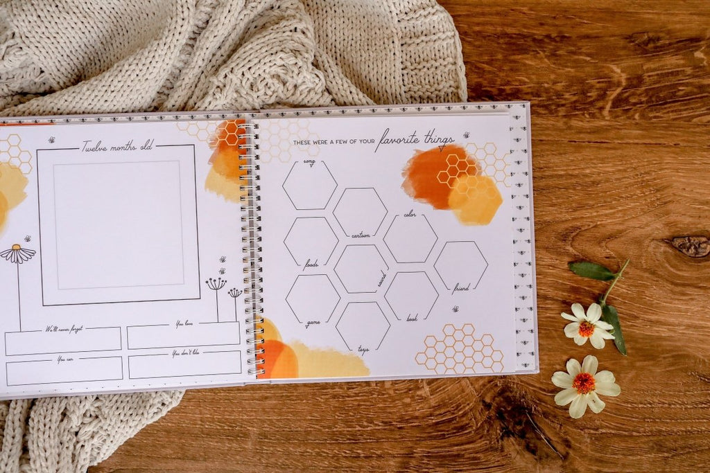 honey bee - luxury memory book - Daffodilly
